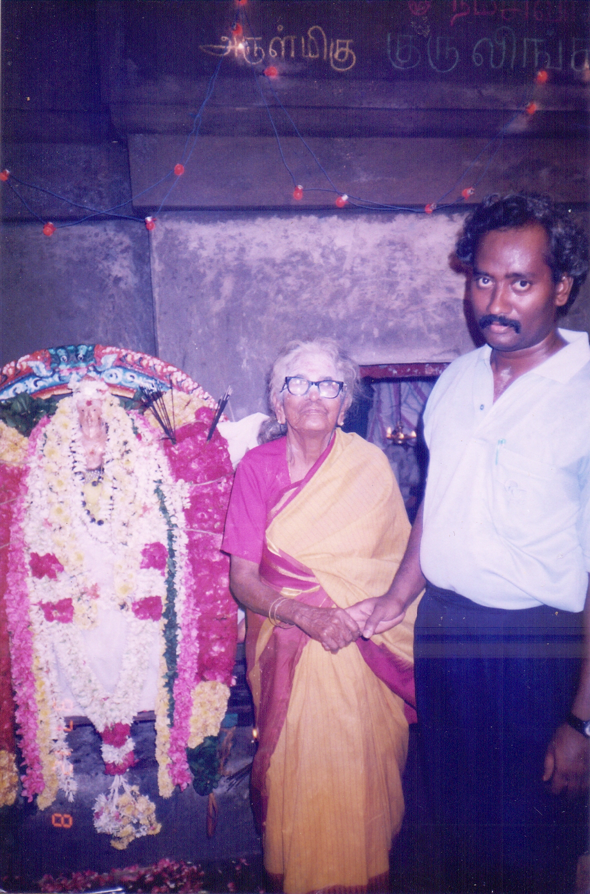 guruji at gurulinga swamigal jeeva samadhi temple in the 